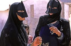 Donne in abaya